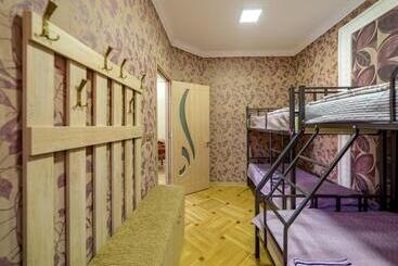 هاستل Tsera House