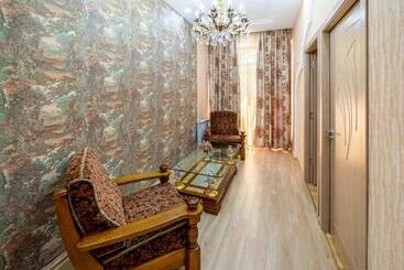 هاستل Tsera House