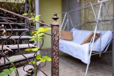 هاستل Tsera House