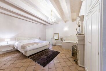 تختخواب و صبحانه Boutique  Lodge & Suites