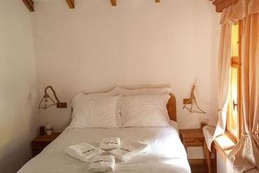 تختخواب و صبحانه Woodland Resort