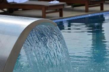 تختخواب و صبحانه Woodland Resort