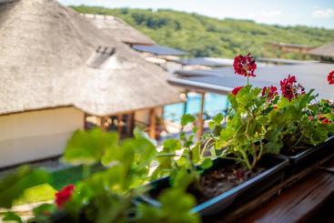 تختخواب و صبحانه Woodland Resort