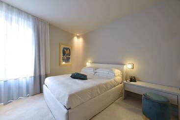 Boutique Hotel De La Ville - Laigueglia