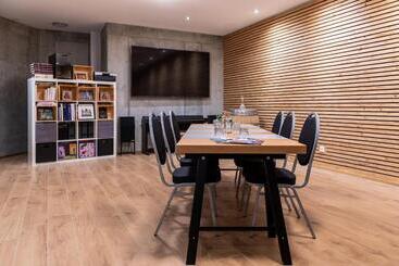 Chalet Diognysos B&b, Boutique