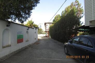 Hostel Papagal