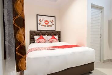 هتل Oyo 621 Vania Residence