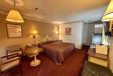 مُتل The Hastings Inn Salina