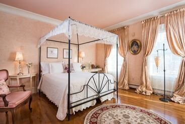 تختخواب و صبحانه Captain Farris House