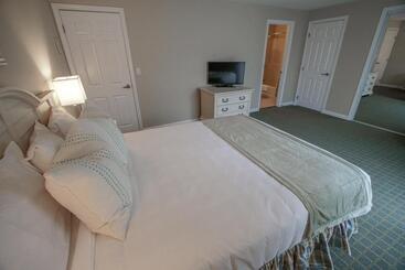 Cape Winds Resort