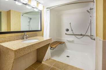 هتل Baymont By Wyndham Harrisburg