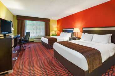 هتل Baymont By Wyndham Harrisburg