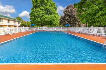 هتل Baymont By Wyndham Harrisburg