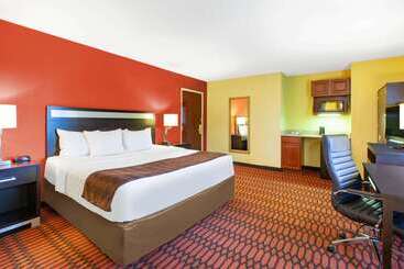 هتل Baymont By Wyndham Harrisburg