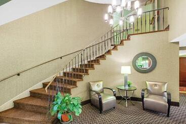 هتل Baymont By Wyndham Harrisburg