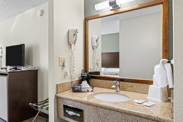 هتل Bend Inn & Suites