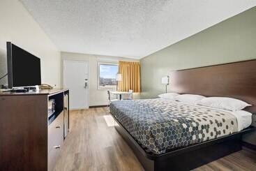 هتل Bend Inn & Suites