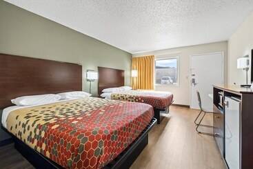 هتل Bend Inn & Suites