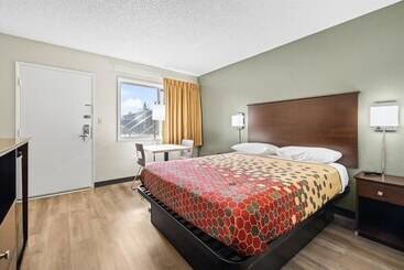 هتل Bend Inn & Suites