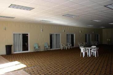 هتل Budget Inn