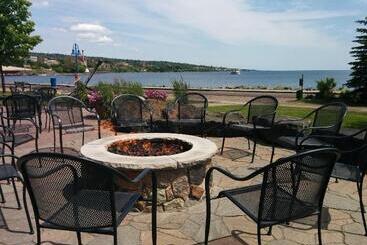 هتل Canal Park Lodge