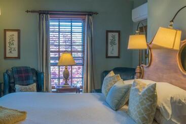 Hotel Captain Freeman Inn