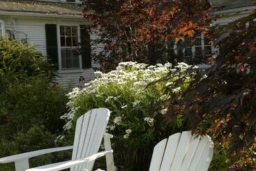 Otel Captain's House Inn