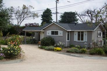 هتل Carmel River Inn
