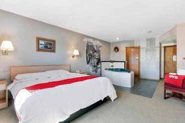 هتل Casa Loma Economy Inn