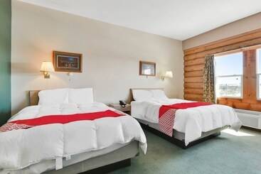 هتل Casa Loma Economy Inn