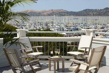 Casa Madrona Hotel And Spa