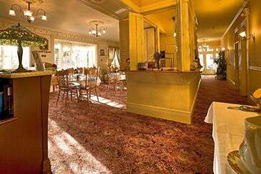 Centrella Hotel, A Kirkwood Collection