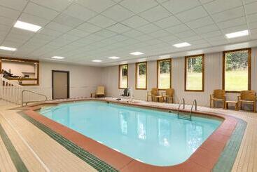 هتل Country Inn & Suites By Radisson, Mishawaka, In