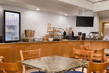 هتل Country Inn & Suites By Radisson, Mishawaka, In