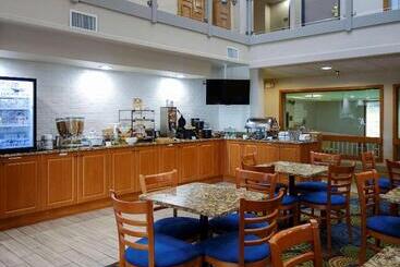 هتل Country Inn & Suites By Radisson, Mishawaka, In