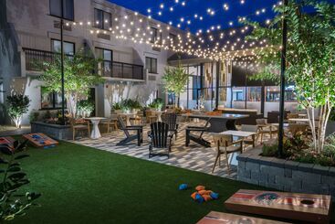 هتل Doubletree By Hilton Gainesville