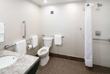 هتل Doubletree By Hilton Gainesville