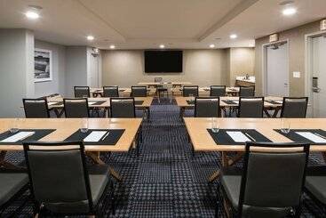 هتل Doubletree By Hilton Gainesville