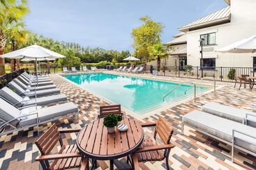 هتل Doubletree By Hilton Gainesville