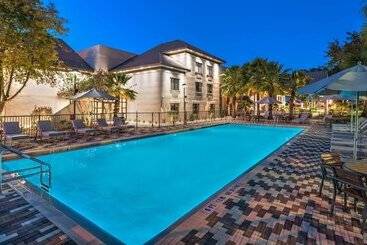 هتل Doubletree By Hilton Gainesville