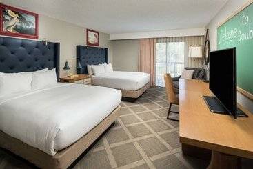 هتل Doubletree By Hilton Gainesville
