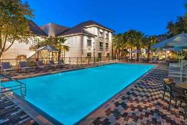 هتل Doubletree By Hilton Gainesville