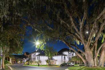 هتل Doubletree By Hilton Gainesville