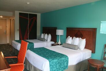 هتل Howard Johnson By Wyndham Hattiesburg