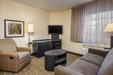 هتل Mainstay Suites Kansas City Overland Park