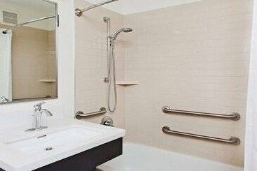 هتل Mainstay Suites Kansas City Overland Park