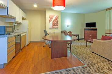 هتل Mainstay Suites Orlando Altamonte Springs