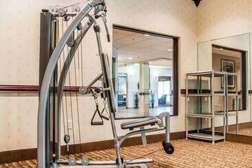 هتل Quality Inn Near Walden Galleria Mall