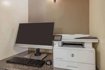 هتل Sonesta Simply Suites Arlington