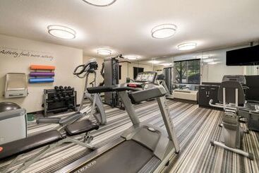 هتل Sonesta Simply Suites Hampton